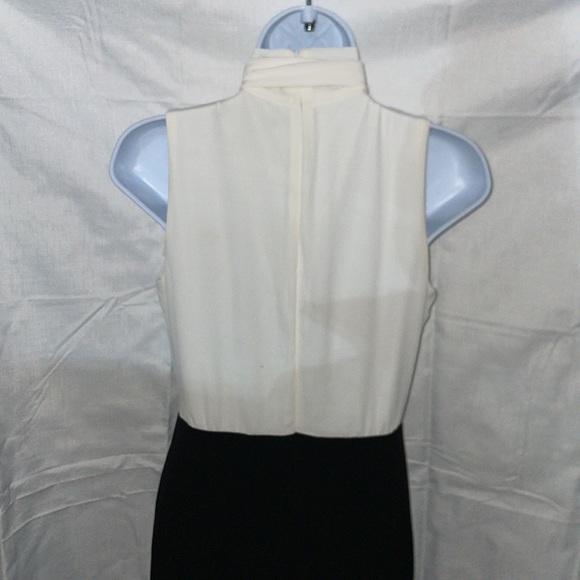 V- neck Jumpsuit - Picture 5 of 8